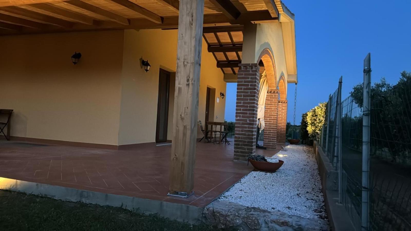 Agriturismo Il Giardino Degli Olivi Appartamenti Кастильоне дела Пеская Екстериор снимка