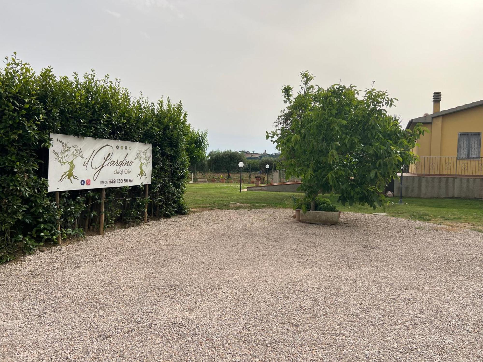 Agriturismo Il Giardino Degli Olivi Appartamenti Кастильоне дела Пеская Екстериор снимка